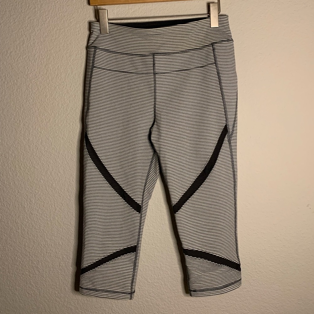 Striped Calvin Klein Cropped Leggings